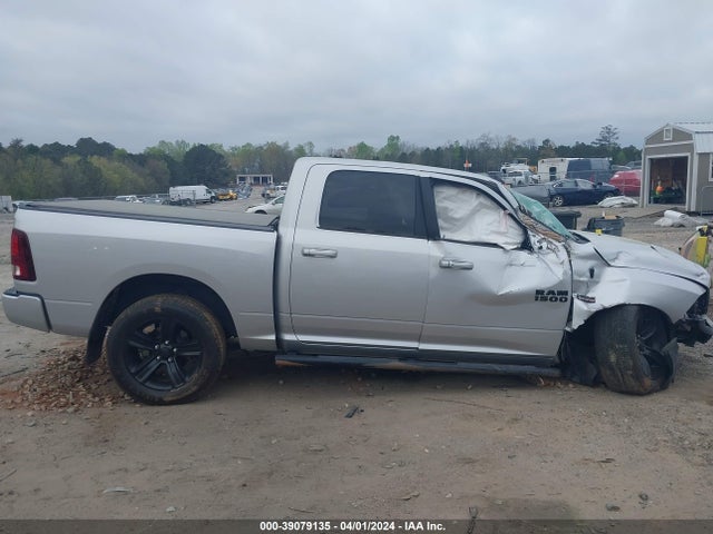 RAM 1500 Night  4x4 5'7 Box 2017 1C6RR7MT1HS666074 Image 14