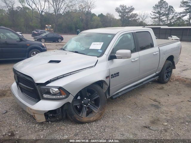 RAM 1500 Night  4x4 5'7 Box 2017 1C6RR7MT1HS666074 Image 2