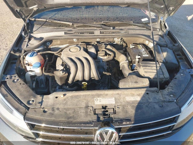 3VW2K7AJ2FM402074 Volkswagen Jetta 2.0l S