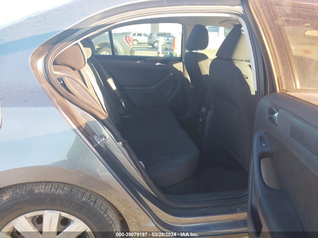 3VW2K7AJ2FM402074 Volkswagen Jetta 2.0l S