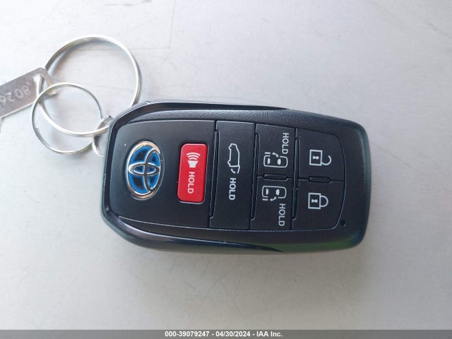 Toyota SIENNA XLE 2023 5TDJRKECXPS179471 Image 11