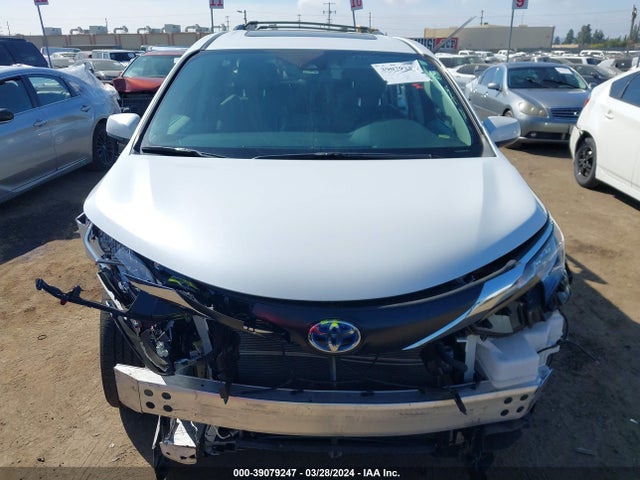Toyota SIENNA XLE 2023 5TDJRKECXPS179471 Image 12