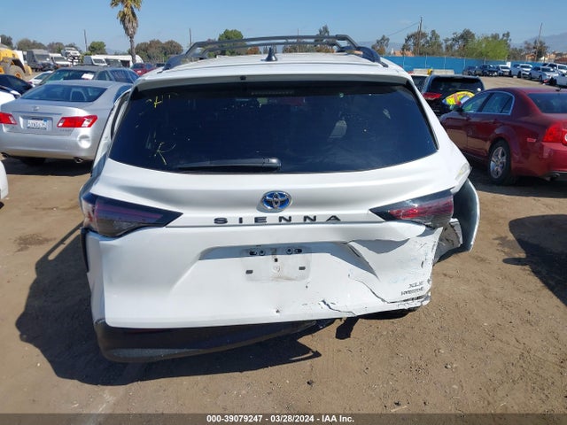 Toyota SIENNA XLE 2023 5TDJRKECXPS179471 Image 16
