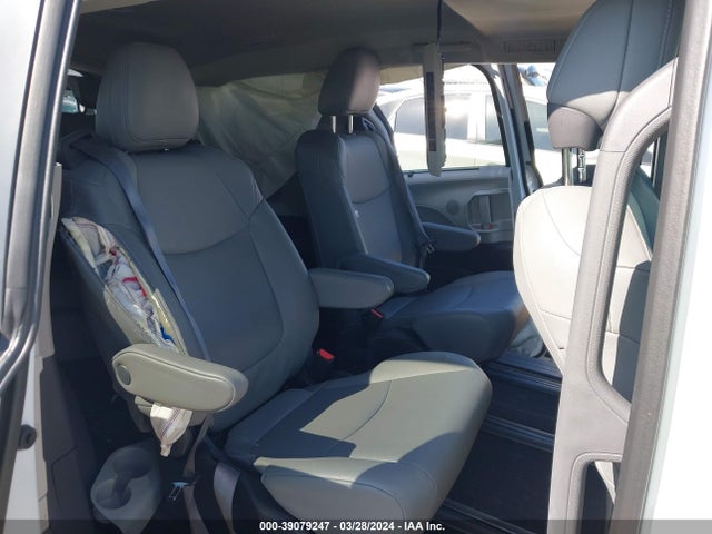 Toyota SIENNA XLE 2023 5TDJRKECXPS179471 Image 8