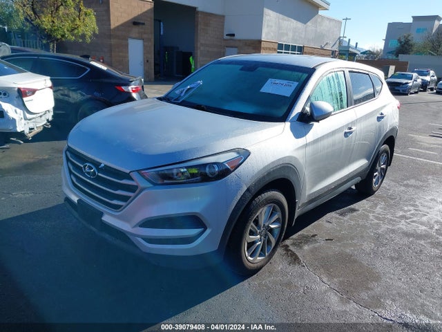 Hyundai TUCSON SE 2018 KM8J23A49JU813389 Image 2