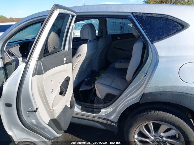 Hyundai TUCSON SE 2018 KM8J23A49JU813389 Image 8