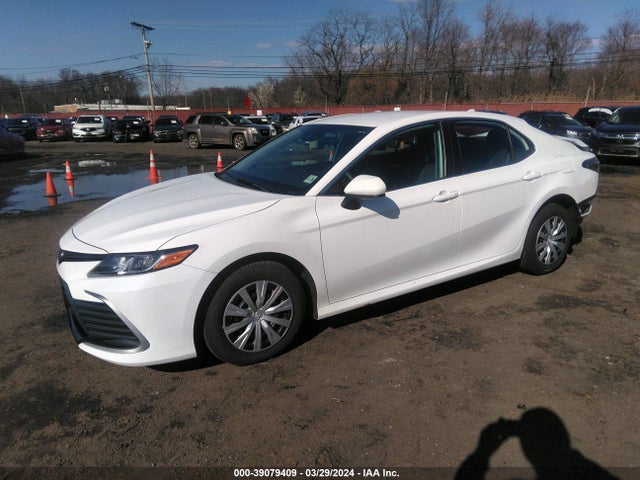 Toyota Camry Le Hybrid 2022 4T1C31AK9NU578801 Image 2