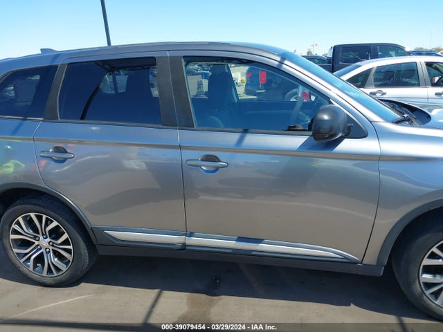 Mitsubishi Outlander Es 2017 JA4AD2A30HZ035281 Image 13