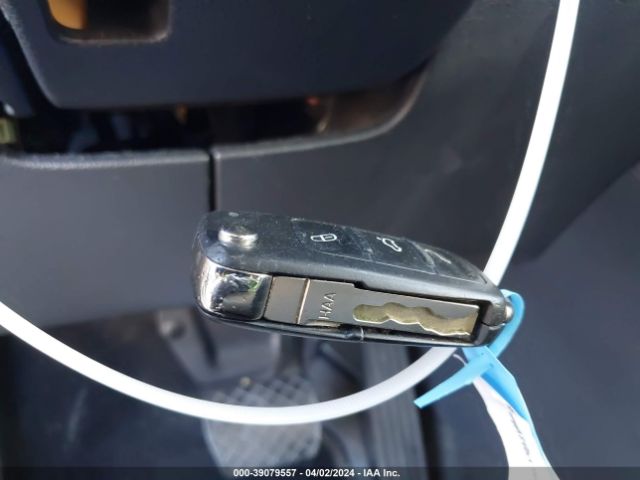 WVGAV7AX4GW501132 Volkswagen TIGUAN SE