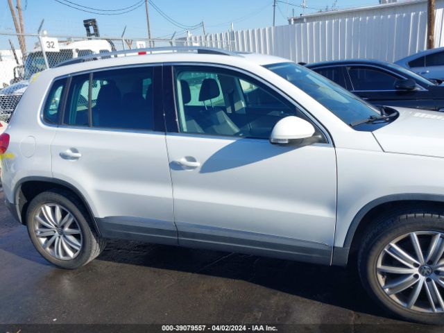 WVGAV7AX4GW501132 Volkswagen TIGUAN SE