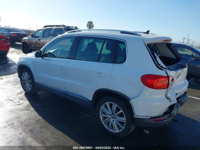 WVGAV7AX4GW501132 Volkswagen TIGUAN SE