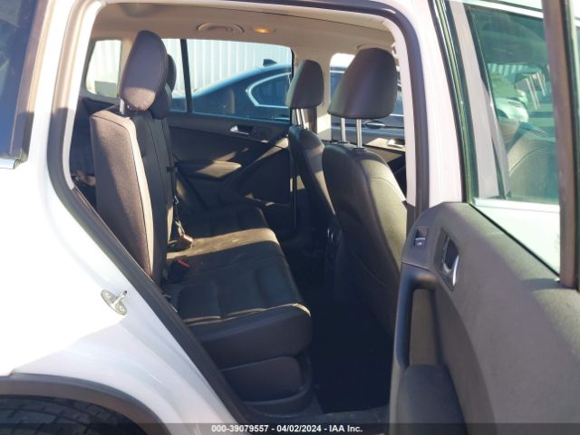 WVGAV7AX4GW501132 Volkswagen TIGUAN SE