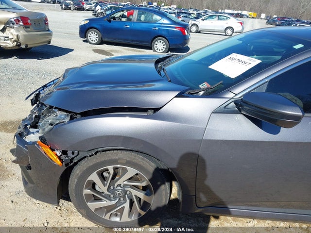 Honda CIVIC EX 2018 2HGFC2F79JH560373 Image 12