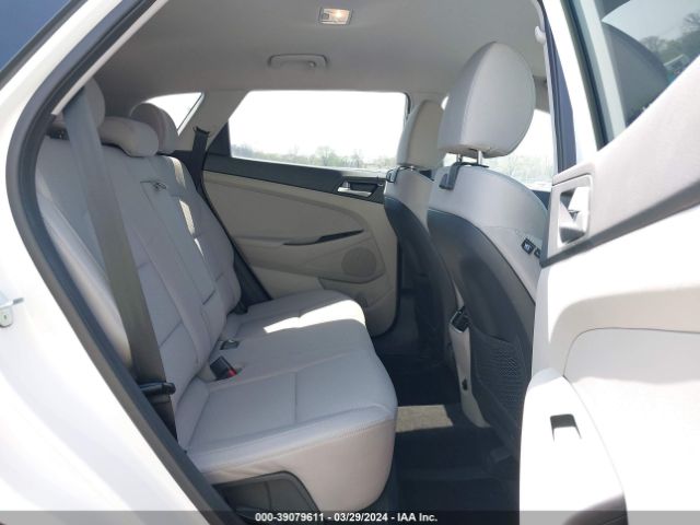KM8J33ALXKU901258 Hyundai TUCSON SEL