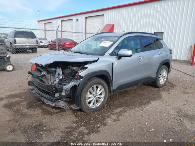 Toyota Corolla Cross Le 2022 7MUCAAAG5NV032853 Image 2