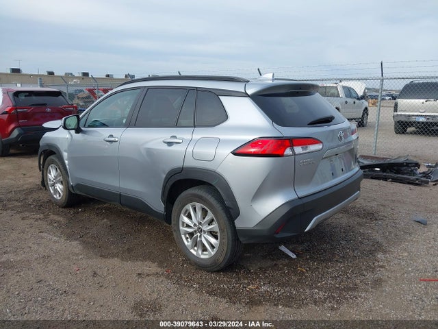 Toyota Corolla Cross Le 2022 7MUCAAAG5NV032853 Image 3