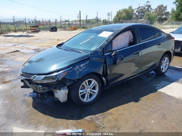 Chevrolet Cruze Lt Auto 2018 1G1BE5SM4J7176154 Image 2