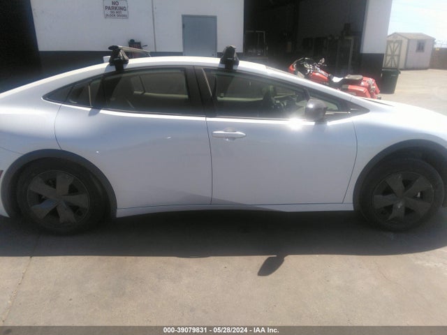 Toyota Prius Le 2023 JTDACAAUXP3006447 Image 14