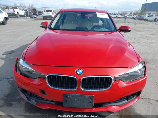BMW 320i 2016 WBA8E1G52GNU10045 Image 13