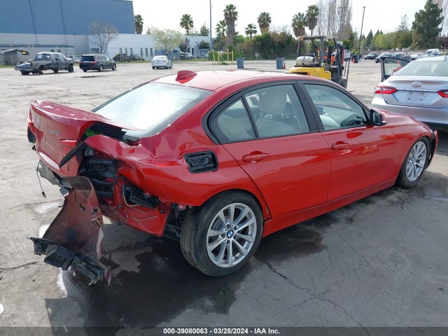 BMW 320i 2016 WBA8E1G52GNU10045 Image 4