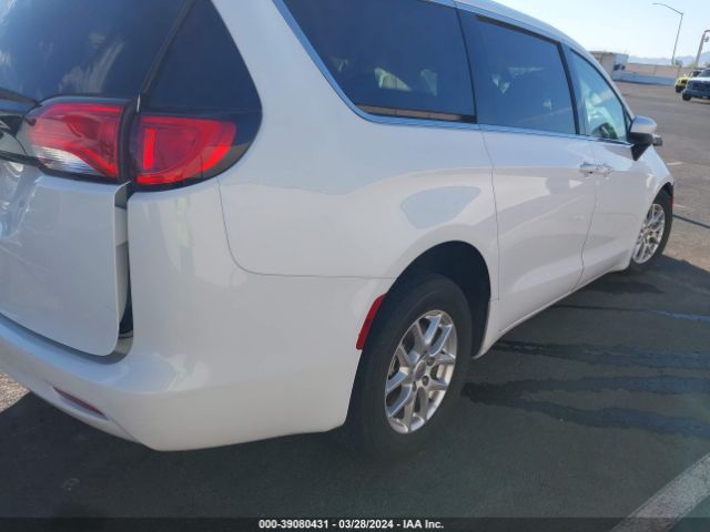 2C4RC1CG3NR160139 Chrysler Voyager Lx