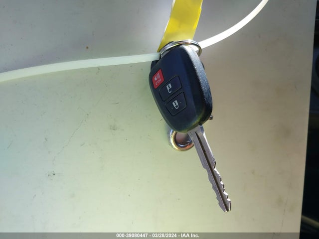 Toyota RAV4 LE 2018 2T3ZFREV8JW506641 Image 11