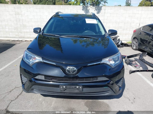 Toyota RAV4 LE 2018 2T3ZFREV8JW506641 Image 13