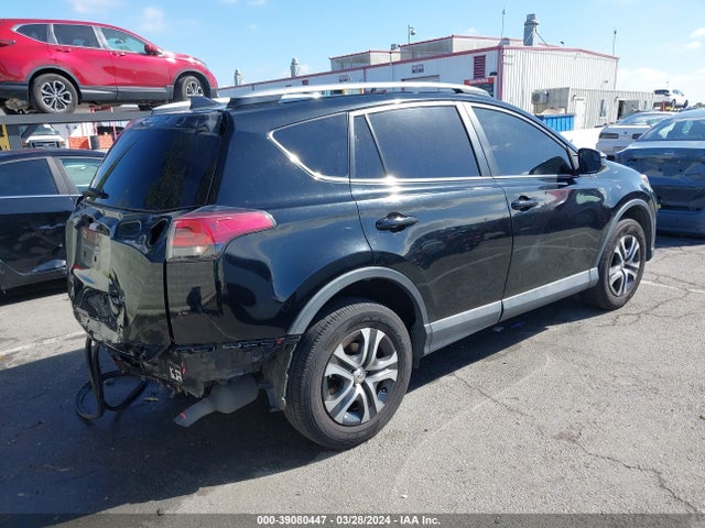 Toyota RAV4 LE 2018 2T3ZFREV8JW506641 Image 4