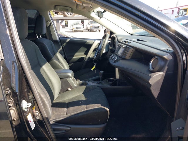 Toyota RAV4 LE 2018 2T3ZFREV8JW506641 Image 5