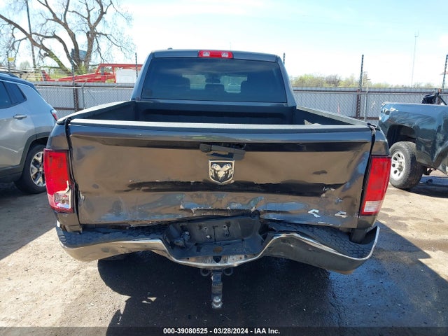 1C6RR7FG2KS717802 RAM 1500 Classic Tradesman Quad Cab 4x4 6'4 Box