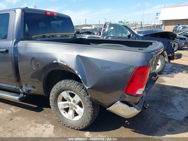 1C6RR7FG2KS717802 RAM 1500 Classic Tradesman Quad Cab 4x4 6'4 Box