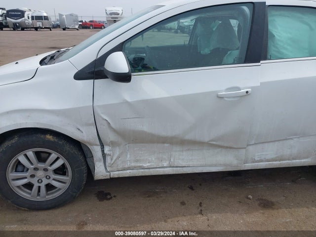 Chevrolet Sonic Lt Auto 2015 1G1JC5SH2F4154764 Image 6