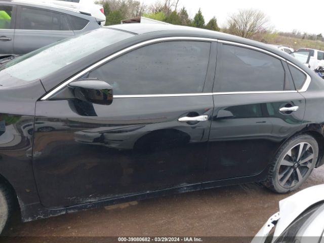1N4AL3AP3JC197504 Nissan Altima 2.5 Sr