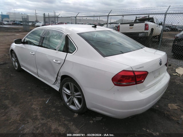 1VWBT7A32EC067235 Volkswagen Passat 1.8t Se