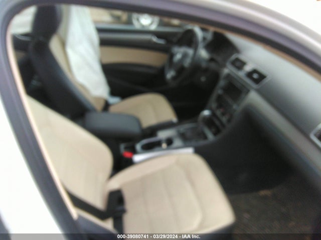 1VWBT7A32EC067235 Volkswagen Passat 1.8t Se
