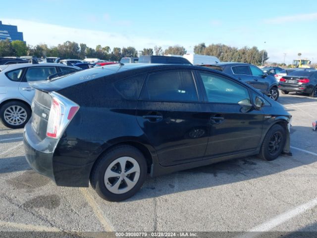 JTDKN3DU1F0450970 Toyota Prius Two