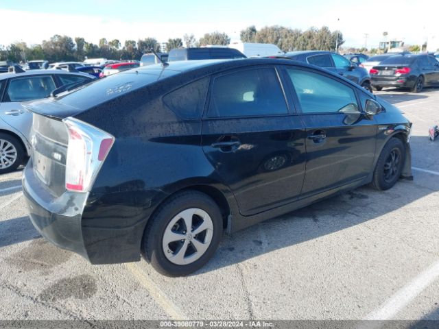JTDKN3DU1F0450970 Toyota Prius Two