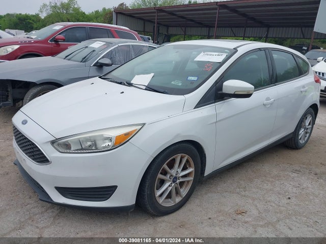 Ford FOCUS SE 2015 1FADP3K28FL208900 Image 2