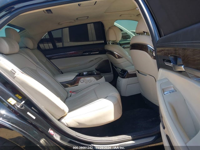 Genesis G90 5.0 Ultimate 2017 KMHG54JH5HU029148 Image 8