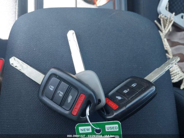 2HKRM3H39GH568935 Honda CR-V LX