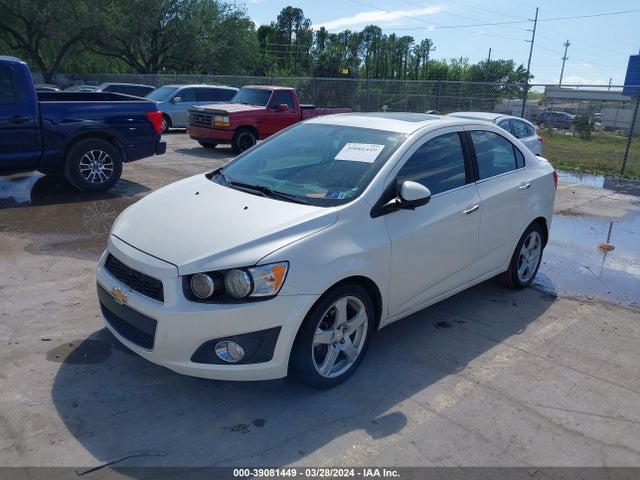 Chevrolet Sonic Ltz Auto 2016 1G1JE5SB7G4136560 Image 2