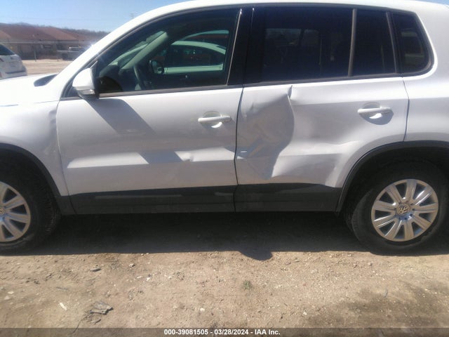 WVGBV7AX2HK042910 Volkswagen Tiguan 2.0t/2.0t S