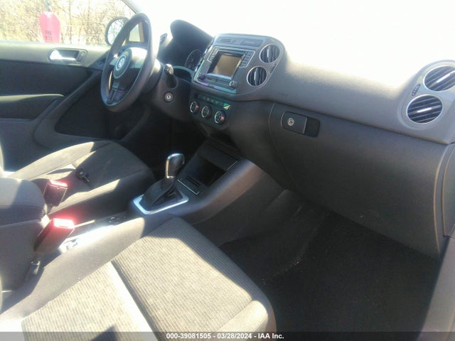 WVGBV7AX2HK042910 Volkswagen Tiguan 2.0t/2.0t S