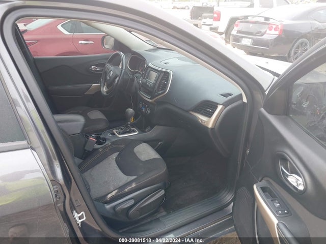 1C4PJLCX8JD512671 Jeep Cherokee Latitude Fwd