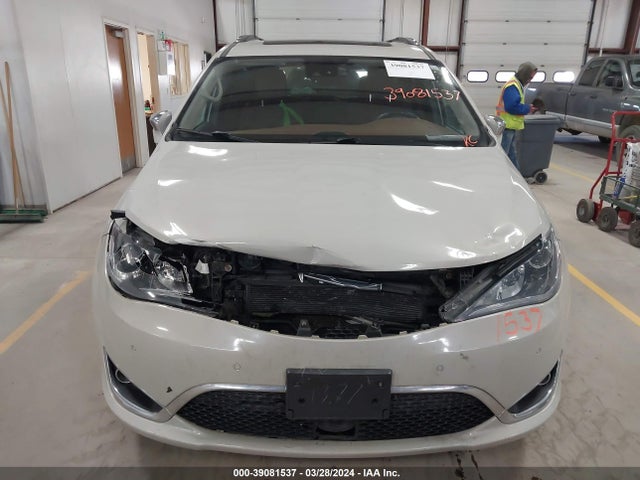 Chrysler Pacifica Limited 2017 2C4RC1GGXHR561377 Image 12