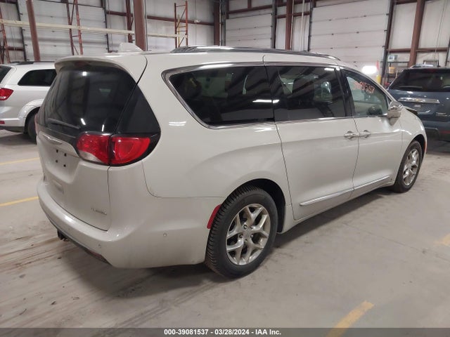 Chrysler Pacifica Limited 2017 2C4RC1GGXHR561377 Image 4