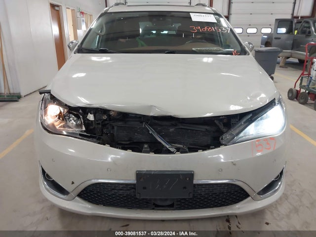 Chrysler Pacifica Limited 2017 2C4RC1GGXHR561377 Image 6