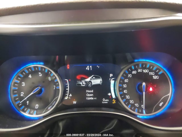 Chrysler Pacifica Limited 2017 2C4RC1GGXHR561377 Image 7