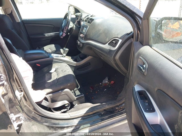 3C4PDCBB3KT797904 Dodge JOURNEY SE