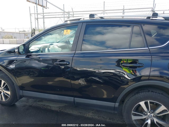 Toyota Rav4 Xle 2018 2T3RFREV4JW723216 Image 14